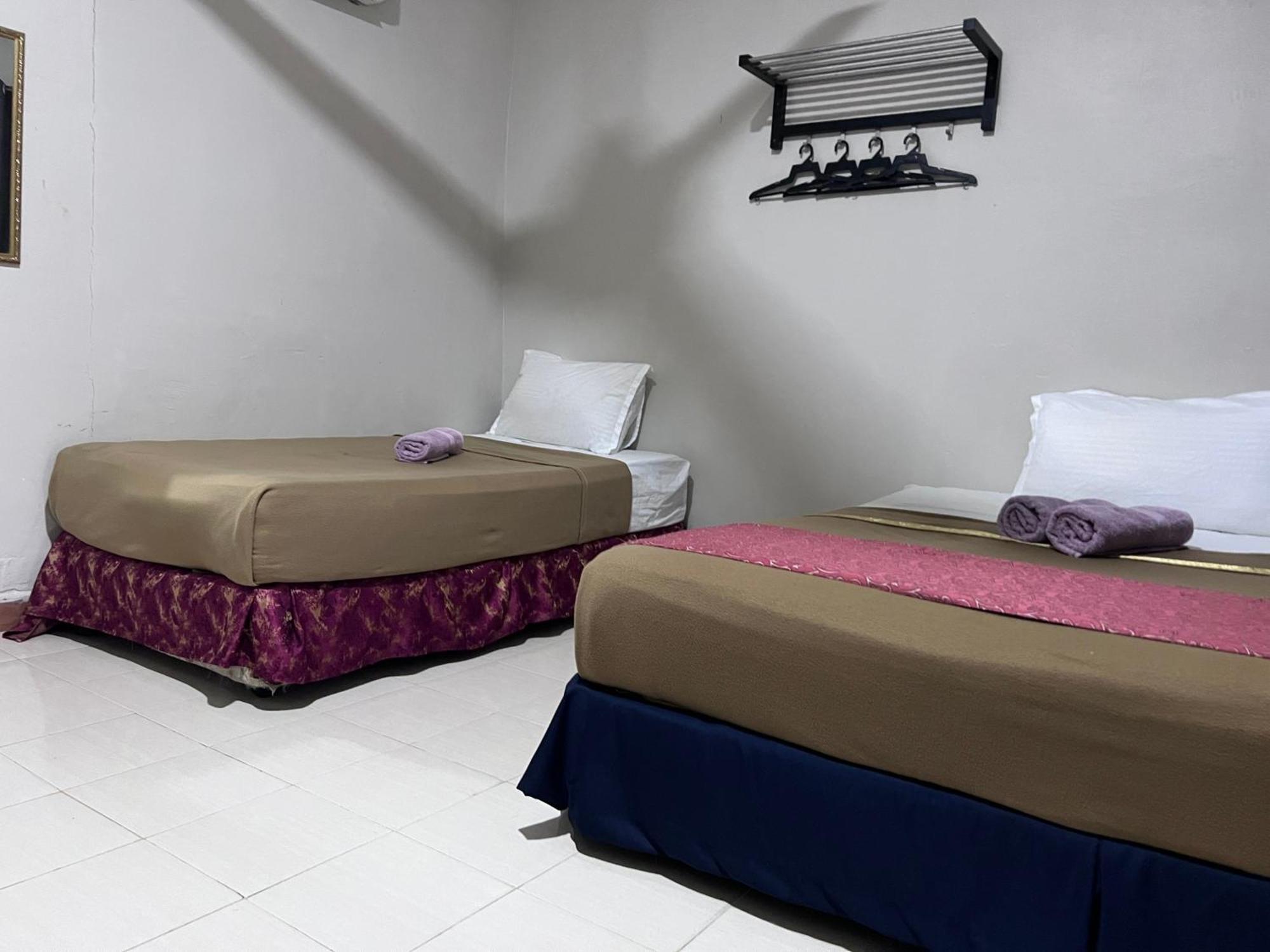 Capital O 91017 Tuba Beach Resort @ Pulau Tuba Kuah Exterior photo